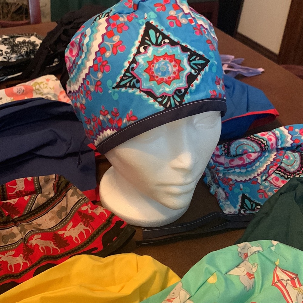 Scrub caps - Picture 2 of 3